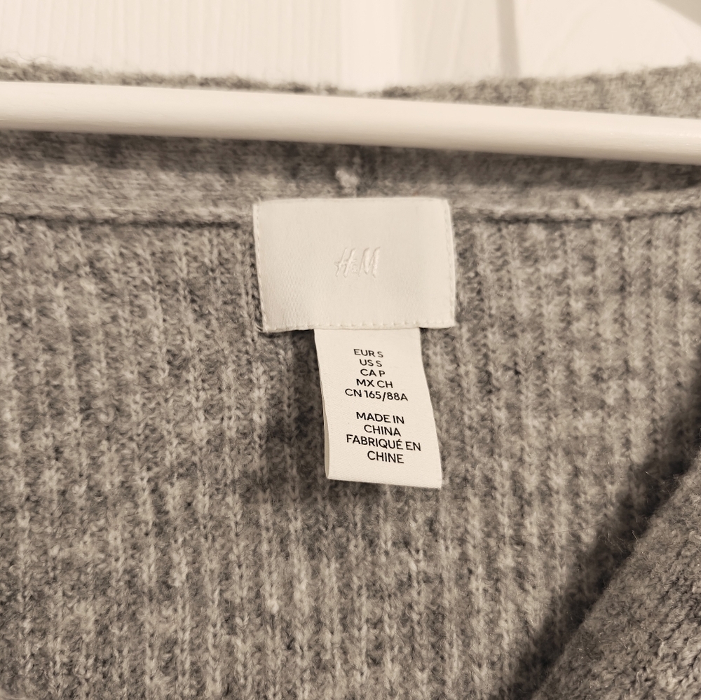 H&M Cropped Cardigan - Picture 3 of 4